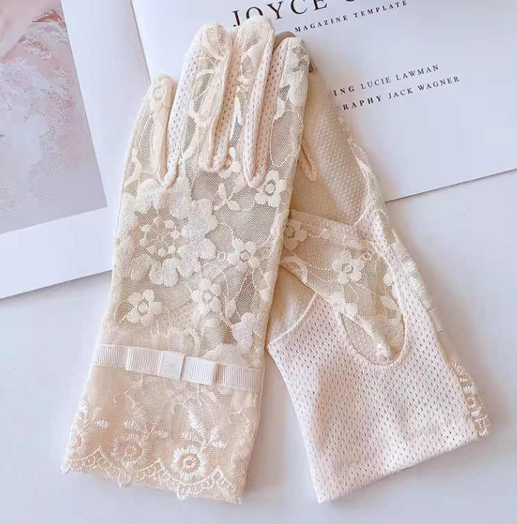 Lioness Grace Allure Phygital Gloves "Glovetta" - from horse races to crypto trading & Tesla driving!
